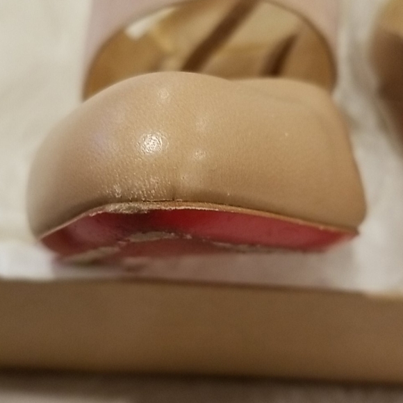 Christian Louboutin - Picture 8 of 12